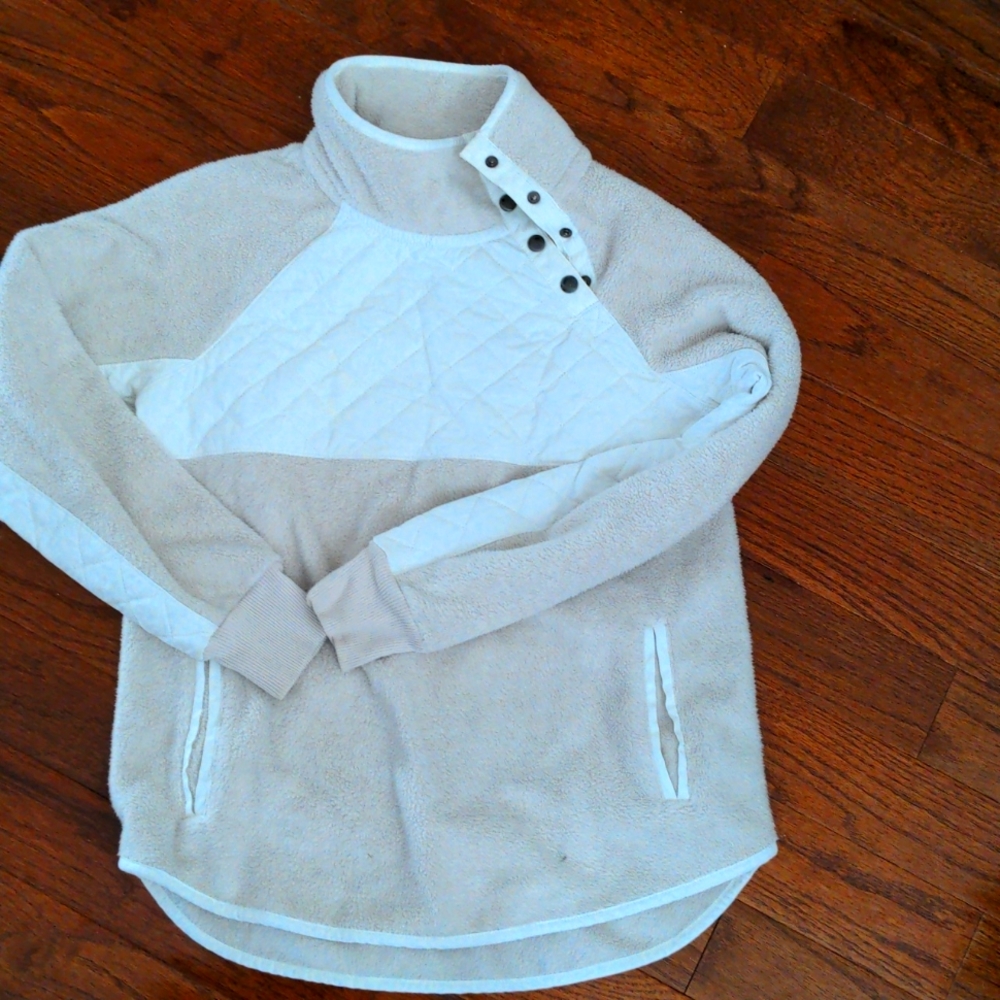 Abercrombie pull over fleece size M